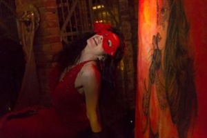 EVENT mit Chansons, Lesung, Tanzperformance und Malerei