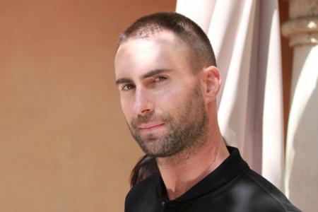 Adam Levine flucht zu viel