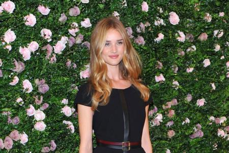 Rosie Huntington-Whiteley ist schüchtern