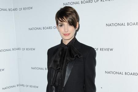 Anne Hathaway kann Katie Holmes nicht leiden